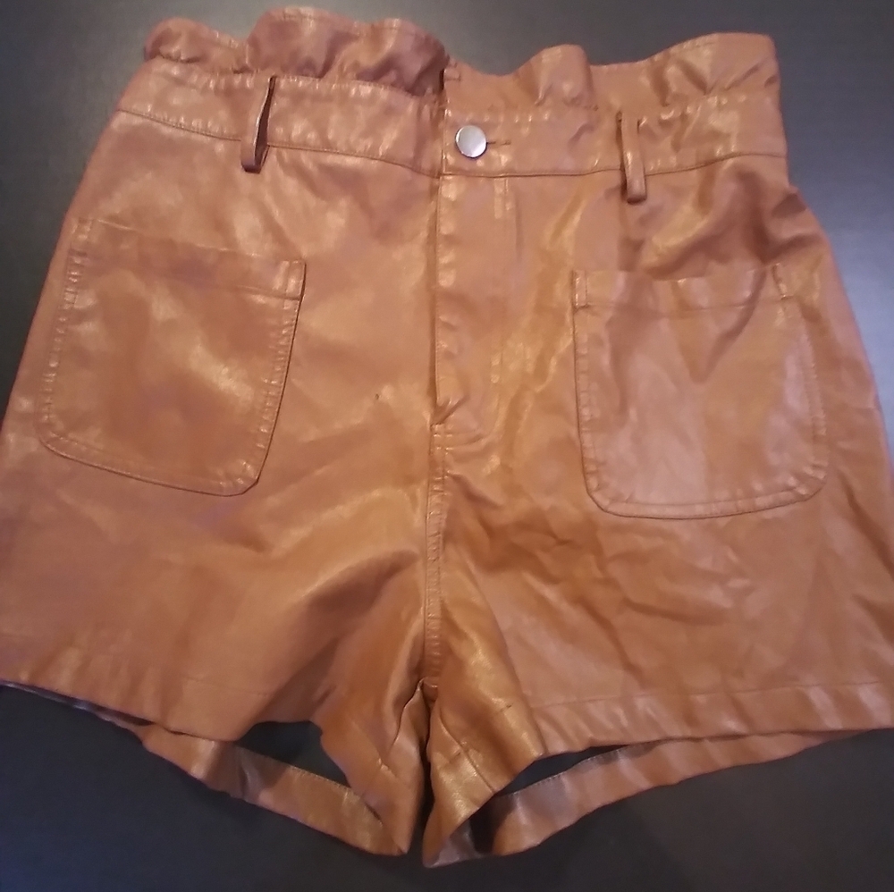 Women’s High-Waist Faux Leather Paperbag Shorts - Brown Size L Front Pockets